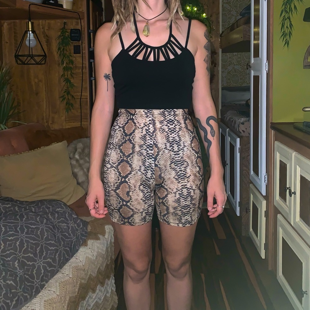 Festival tank